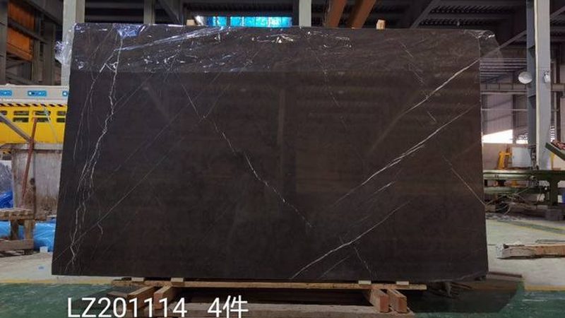 岩板餐桌一体定制：揭秘价格背后的秘密