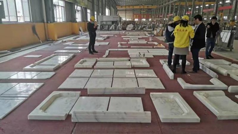 厨房台面选石英石还是大理石？揭秘两者差异与适用场景